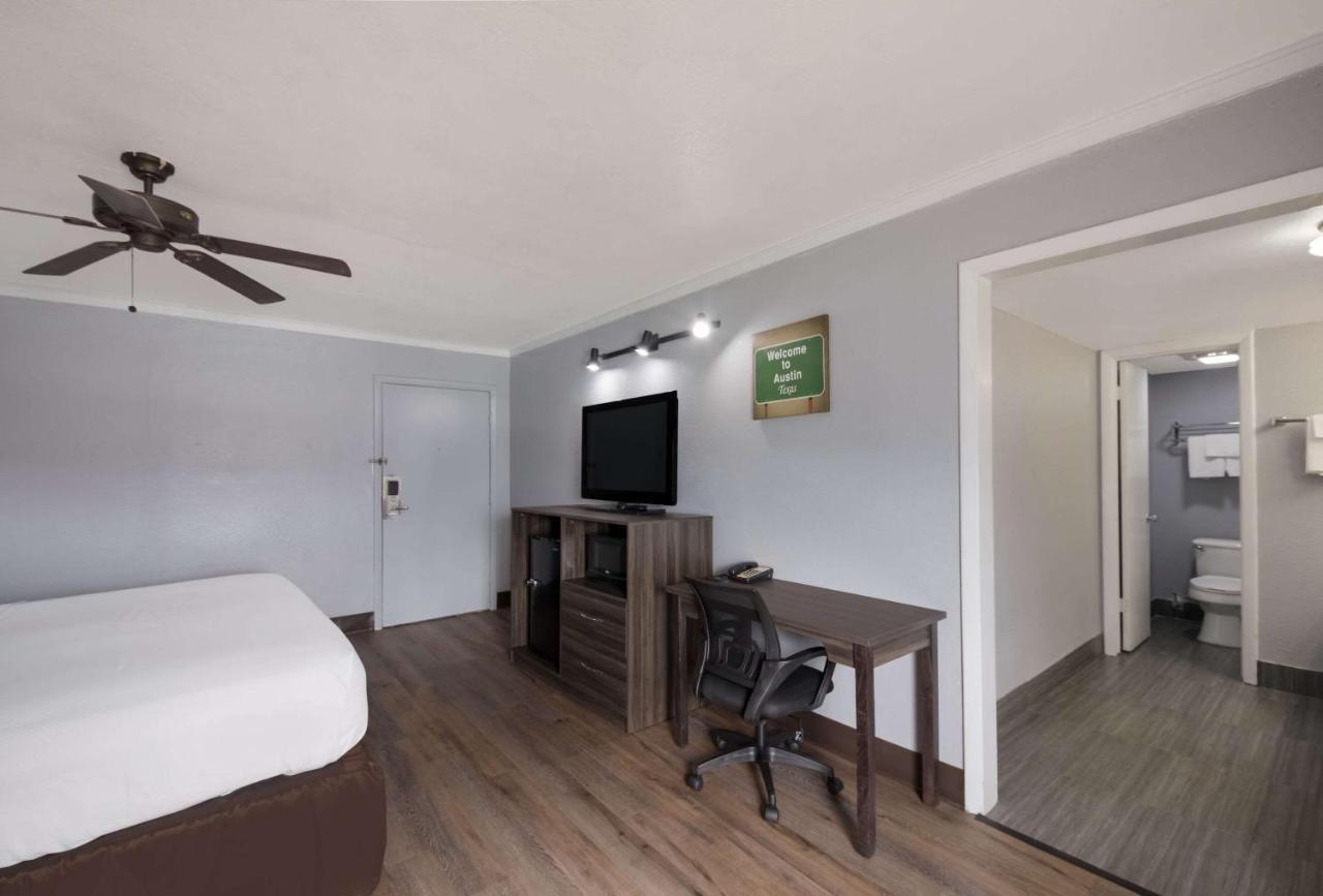 Econo Lodge Near The Domain - The Arboretum Austin Eksteriør billede