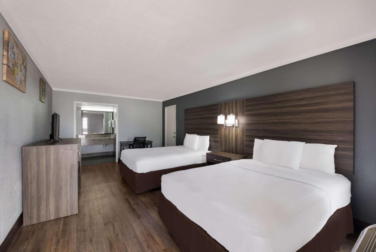 Econo Lodge Near The Domain - The Arboretum Austin Eksteriør billede